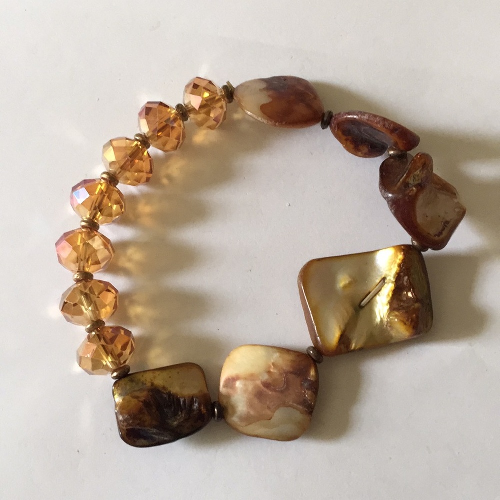 She’ll mop faced glass beads bracelet